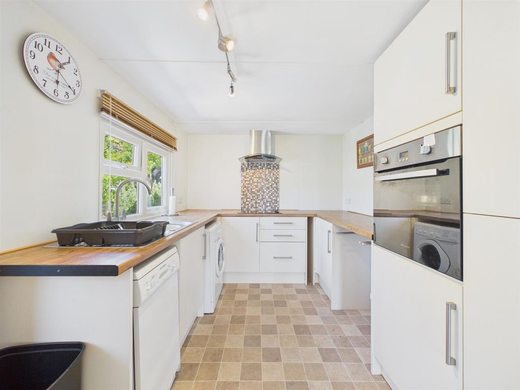 Property photo 2 of 15 Kitchen