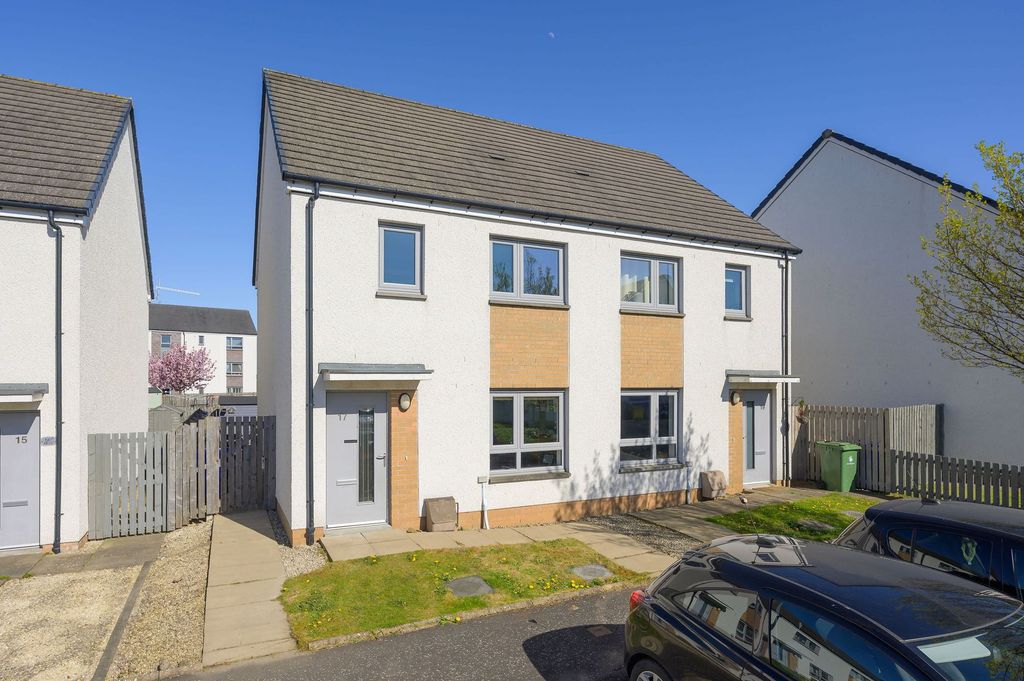 Property photo 1 of 23