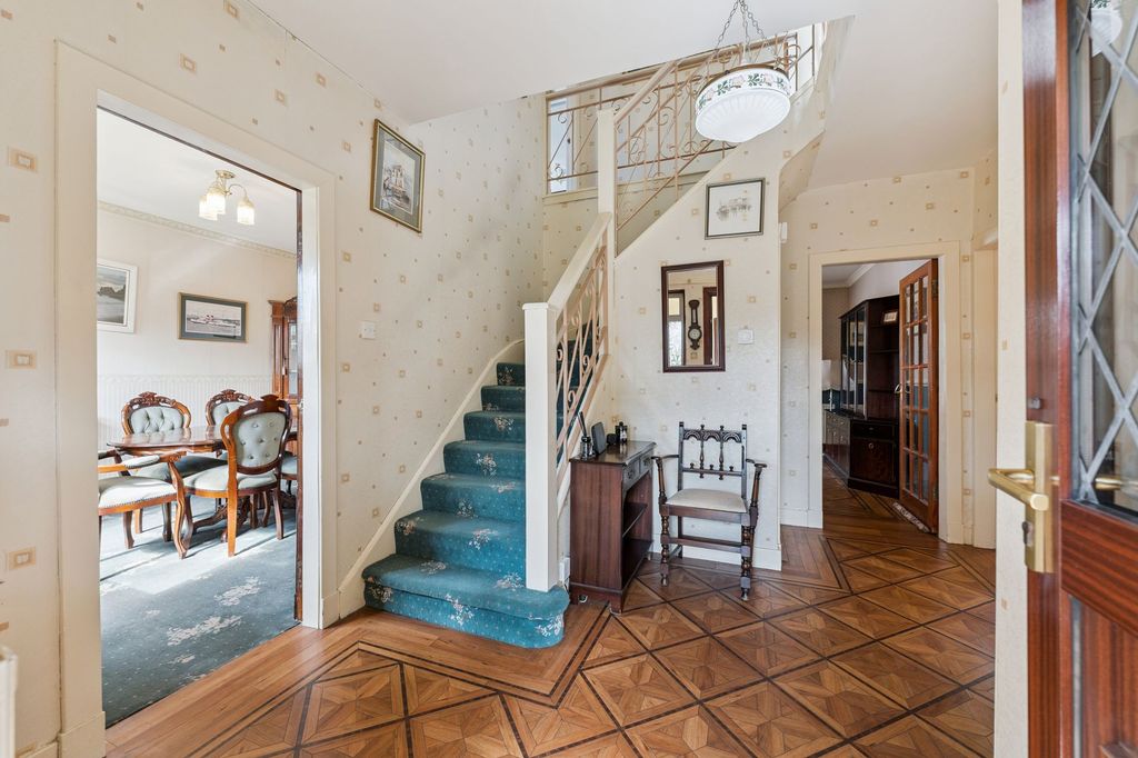 Property photo 3 of 32
