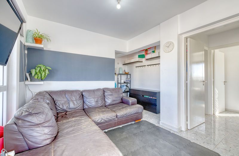 Property photo 3 of 14 Lounge