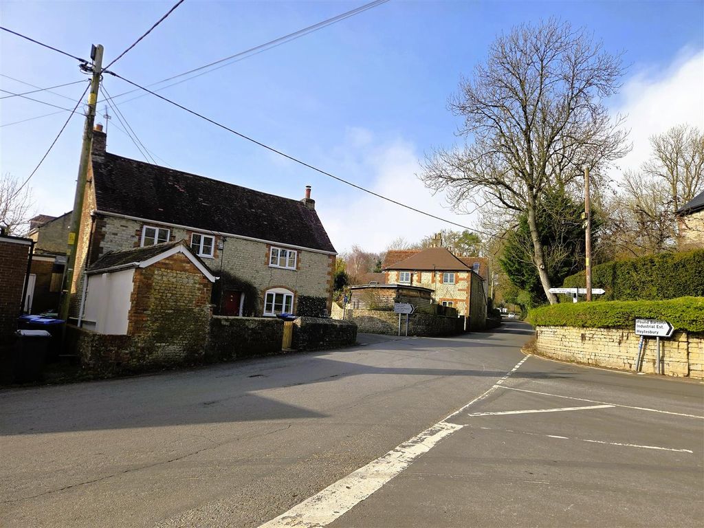 Property photo 2 of 7 28 Sv - Street.Jpg