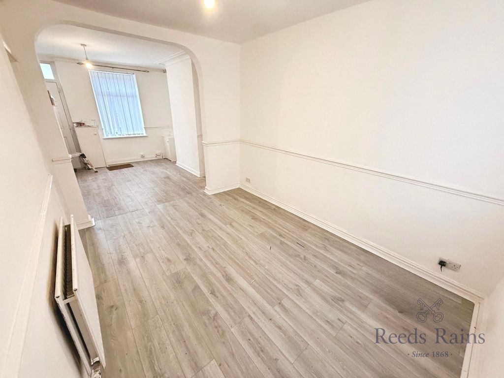 Property photo 3 of 14 Picture No. 02