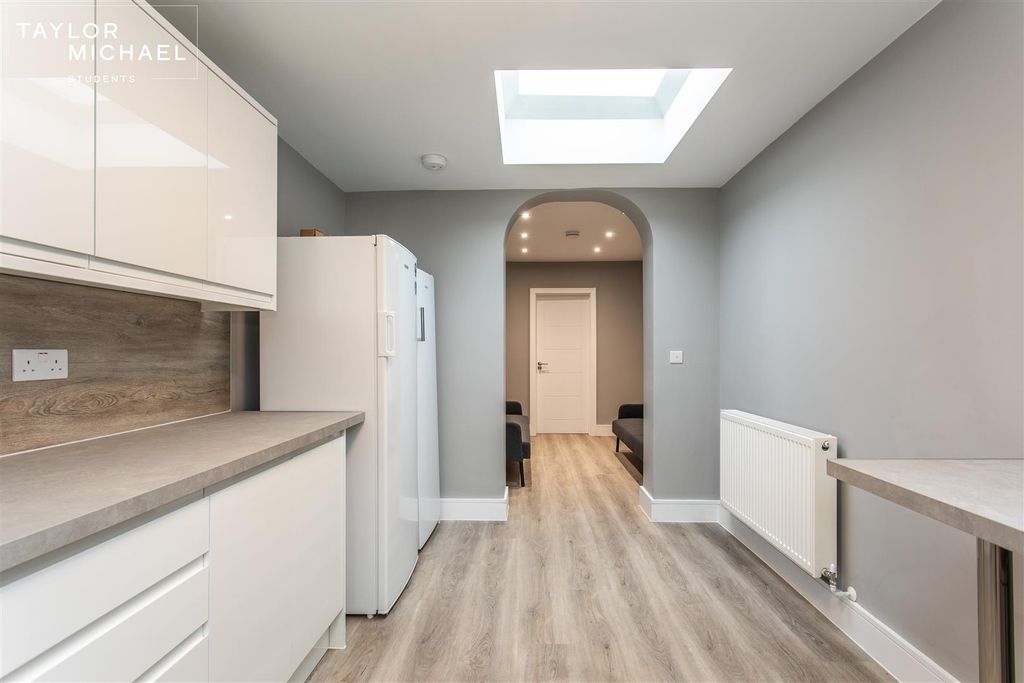 Additional image 5 of 6 bed maisonette to rentPreston Street, Brighton BN1