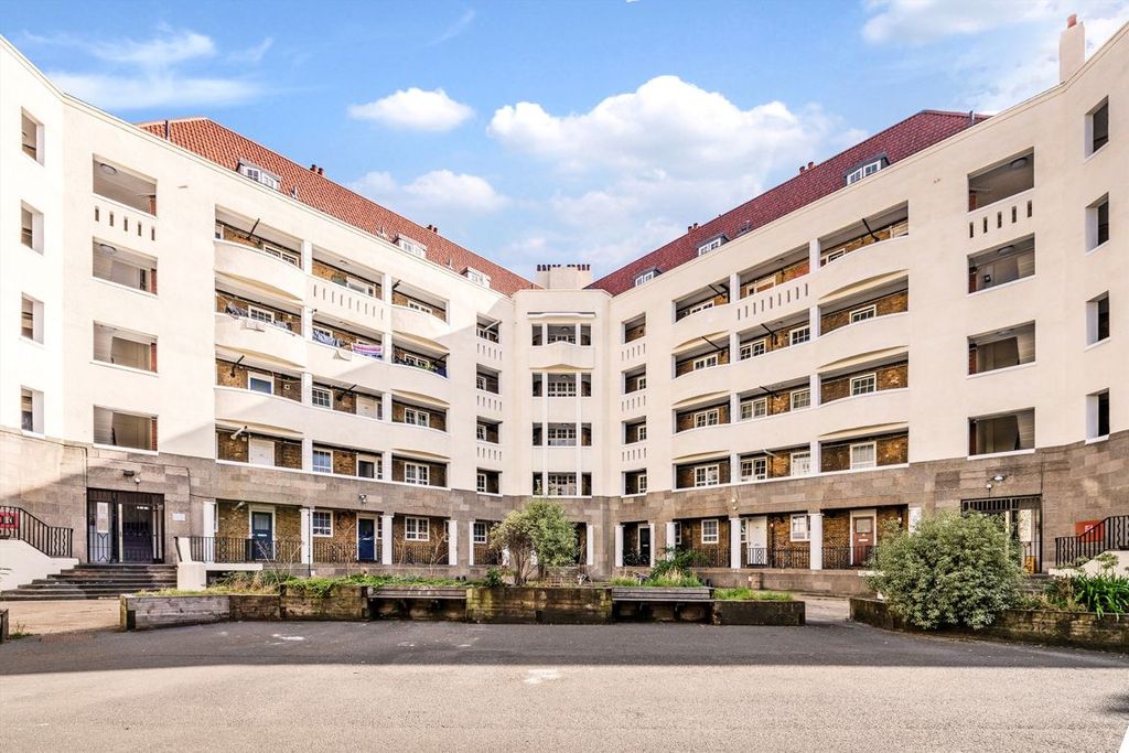 Property photo 1 of 5