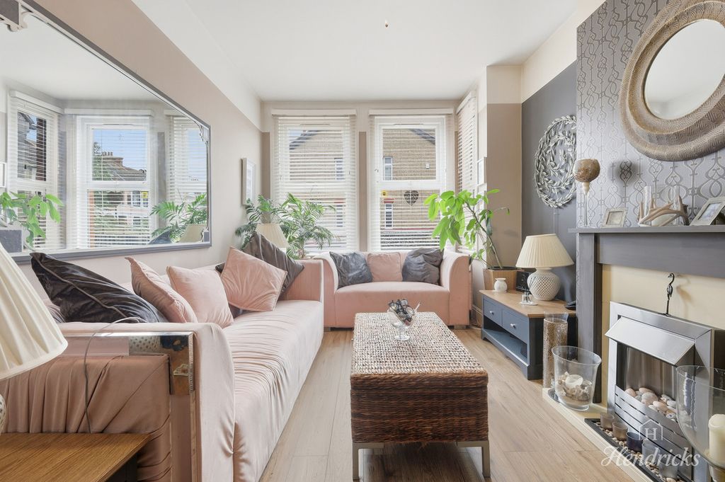 Property photo 3 of 23