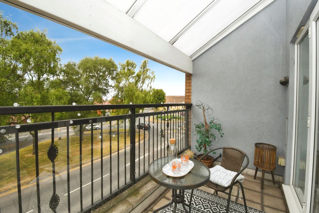 Property photo 3 of 17