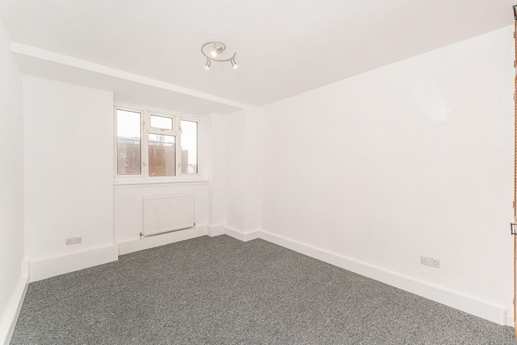 Property photo 3 of 16 Bedroom