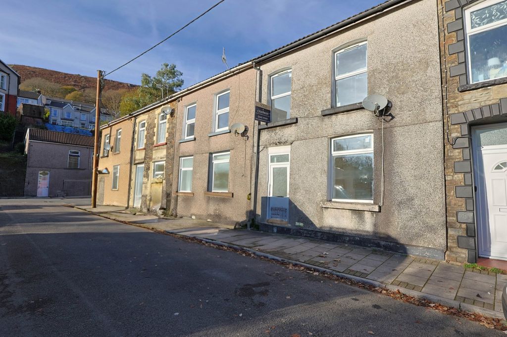 Property photo 2 of 29 Picture No. 49