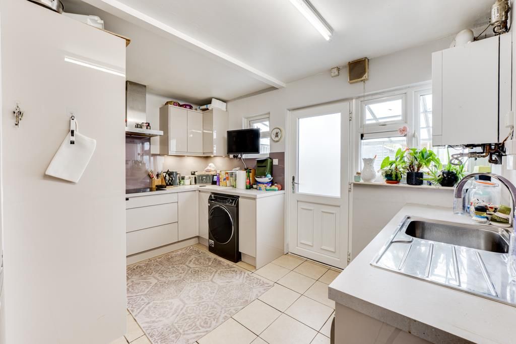 Property photo 3 of 23 27 Elm Road, Kettering-6.Jpg