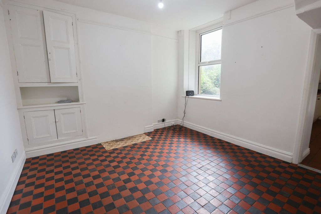 Property photo 3 of 16