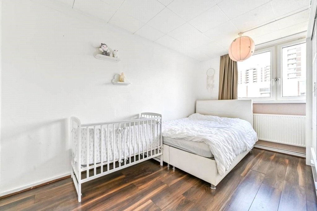 Property photo 3 of 11 Bedroom