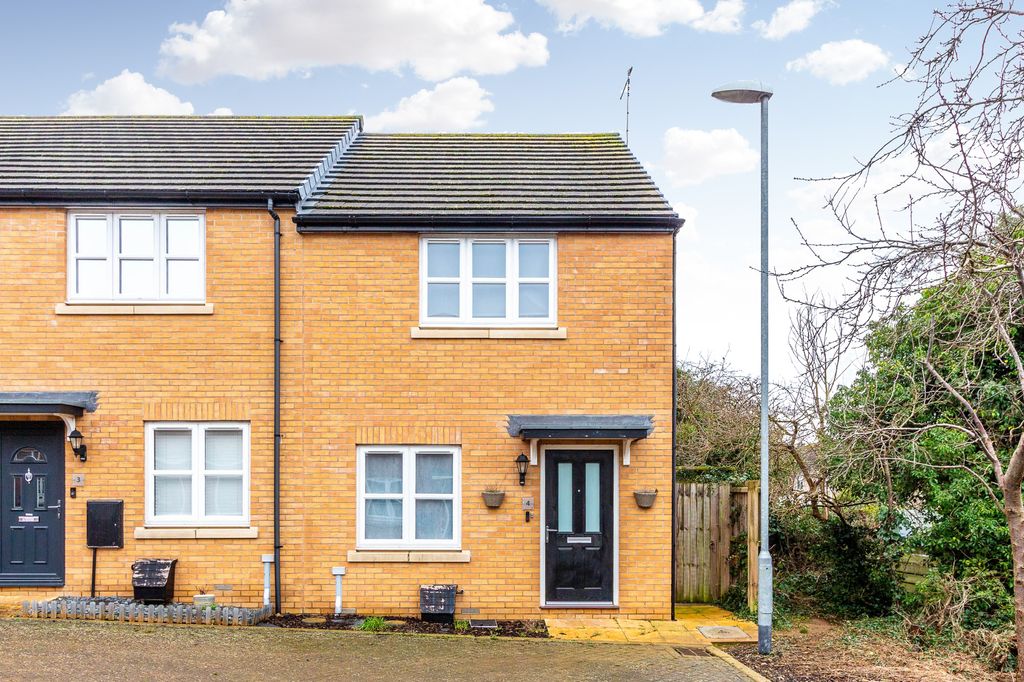 Property photo 1 of 10 Front