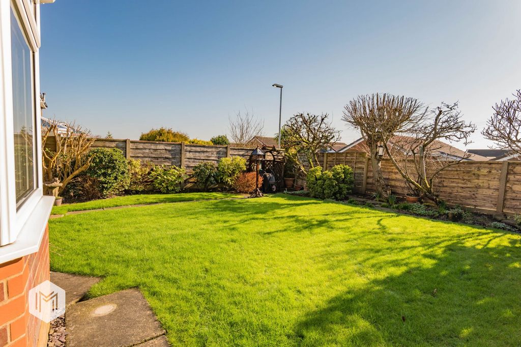 Property photo 2 of 29 Picture No. 26