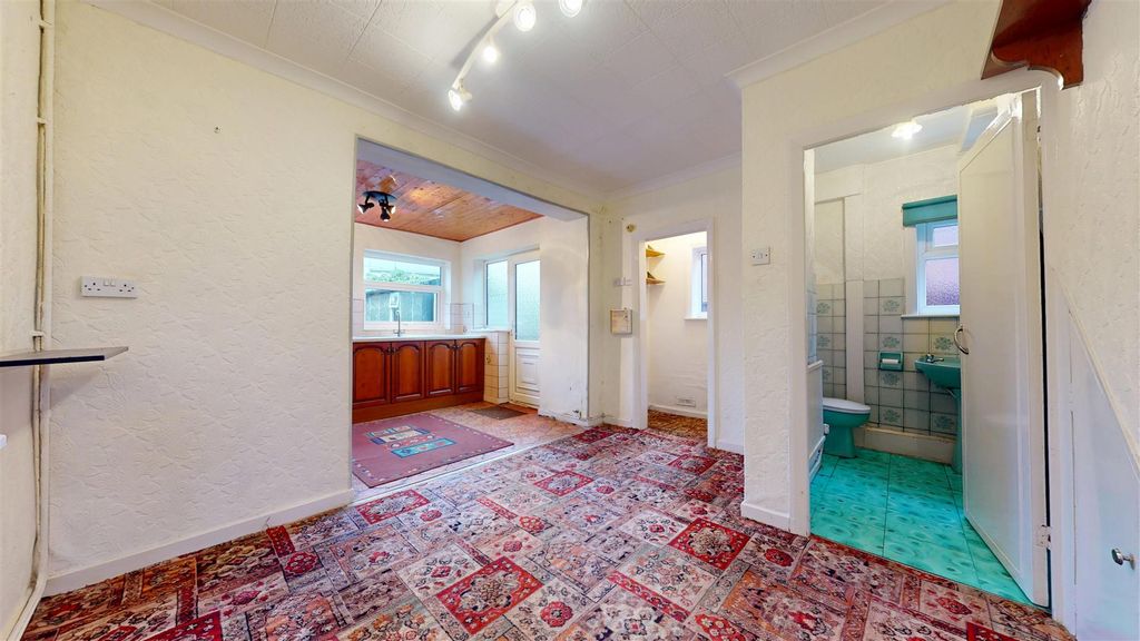 Property photo 3 of 16 Cumber Lane Dining Room