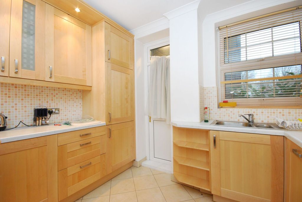 Property photo 3 of 5