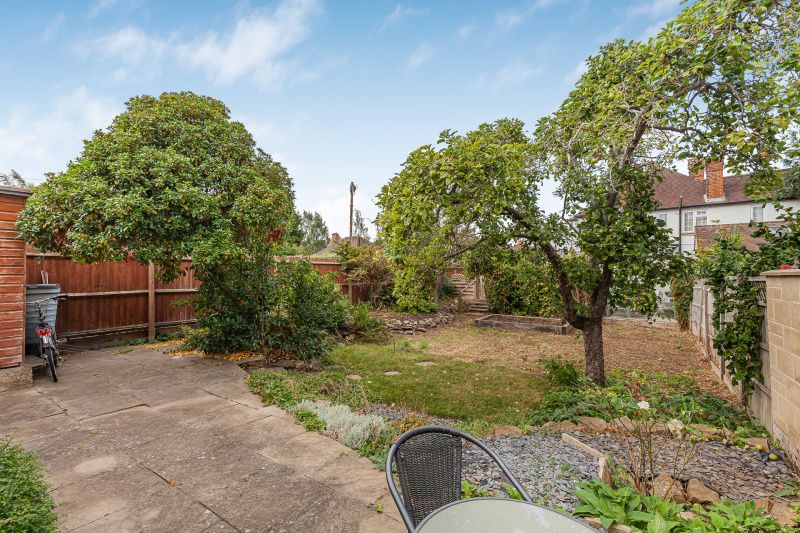 Property photo 3 of 17 Garden