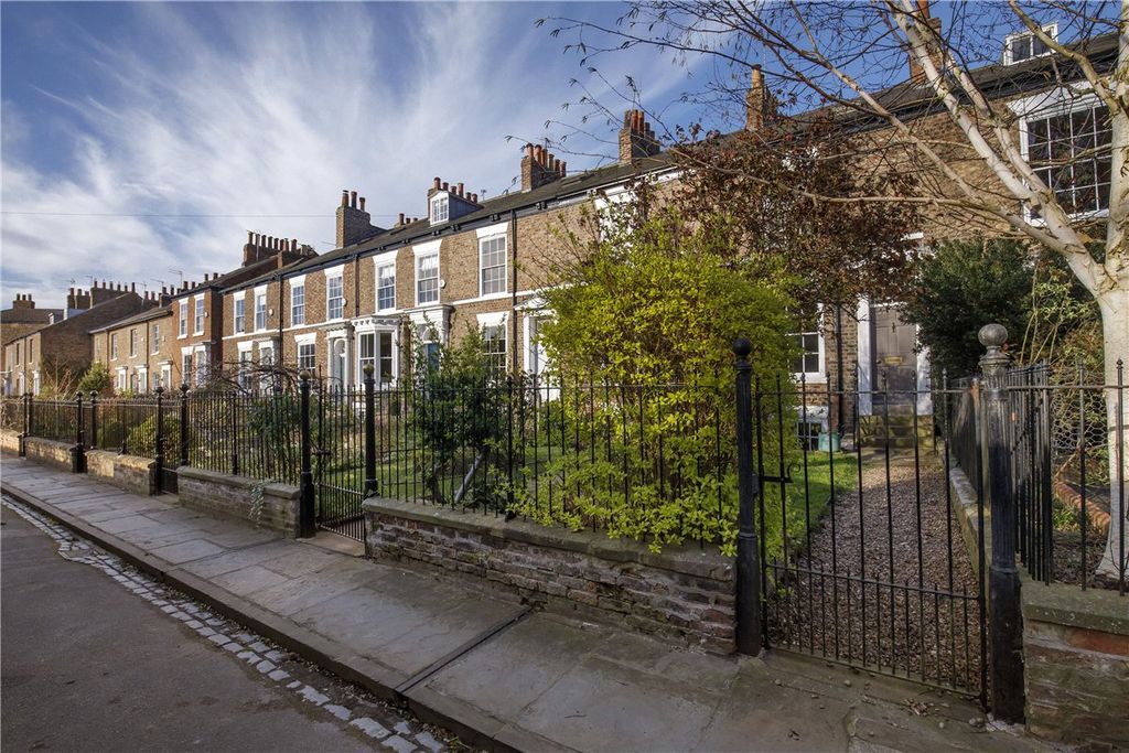 Property photo 2 of 19 Picture No. 62