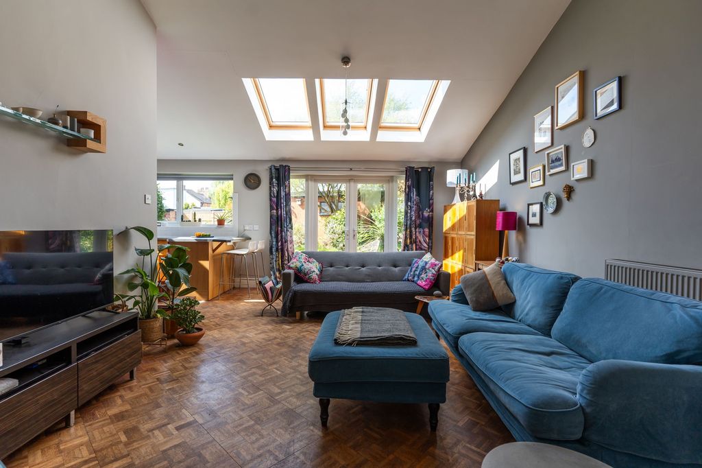 Property photo 3 of 38
