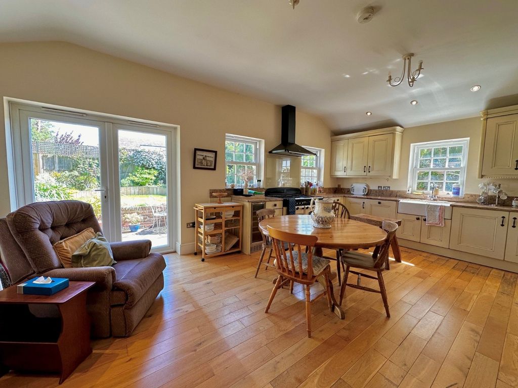 Property photo 2 of 16 Picture No. 22