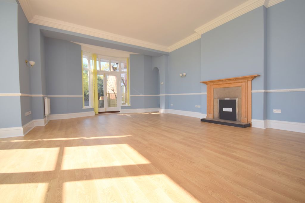 Property photo 2 of 10 Photo 04