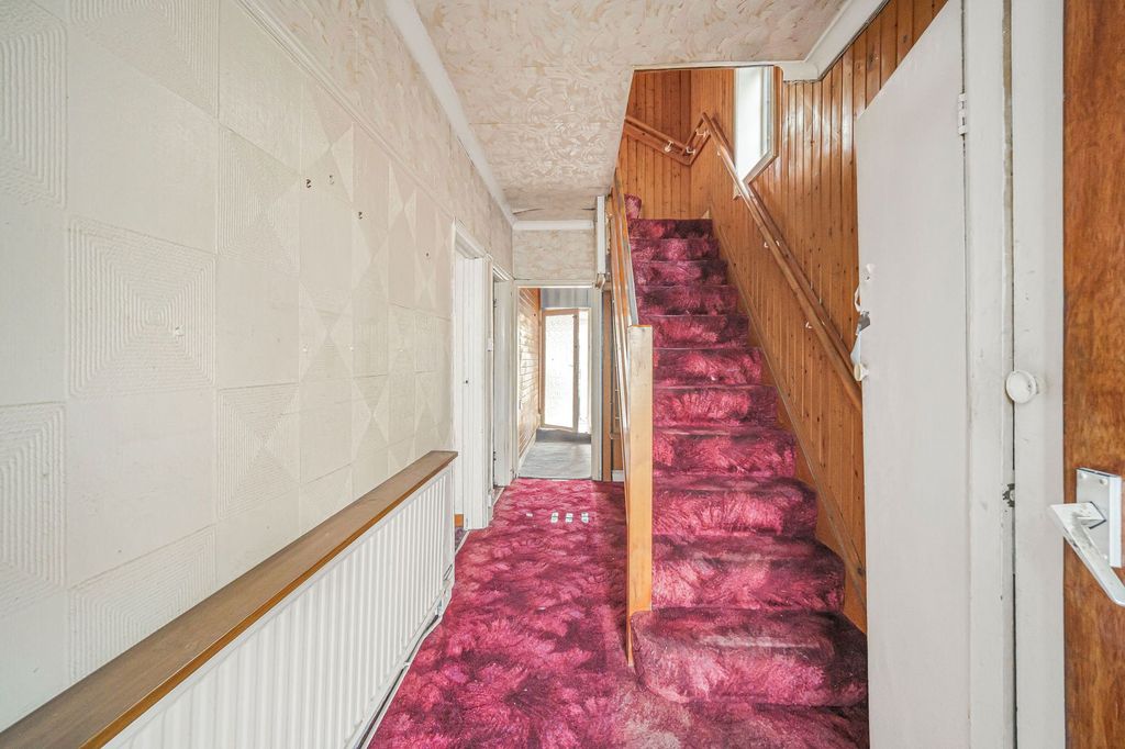Property photo 3 of 23