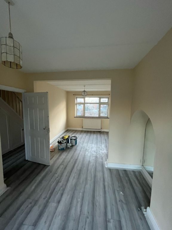 Property photo 2 of 8 Gallery