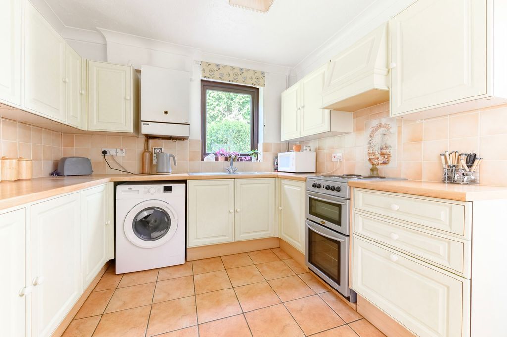 Property photo 2 of 21