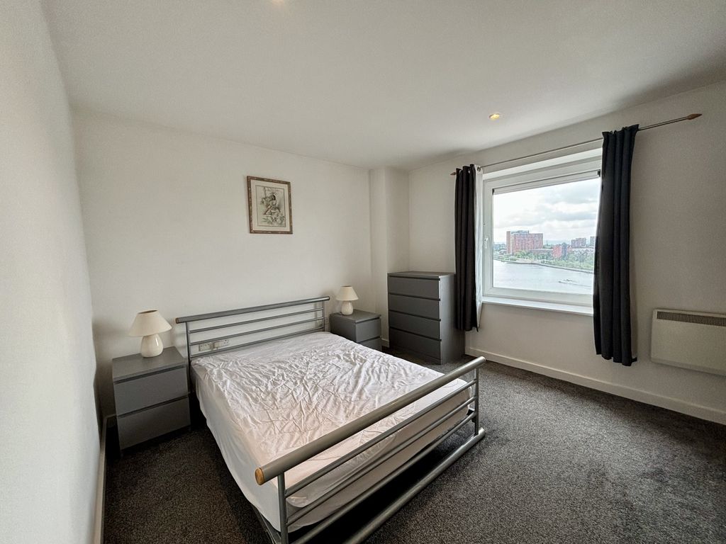 Property photo 3 of 11 Image00006