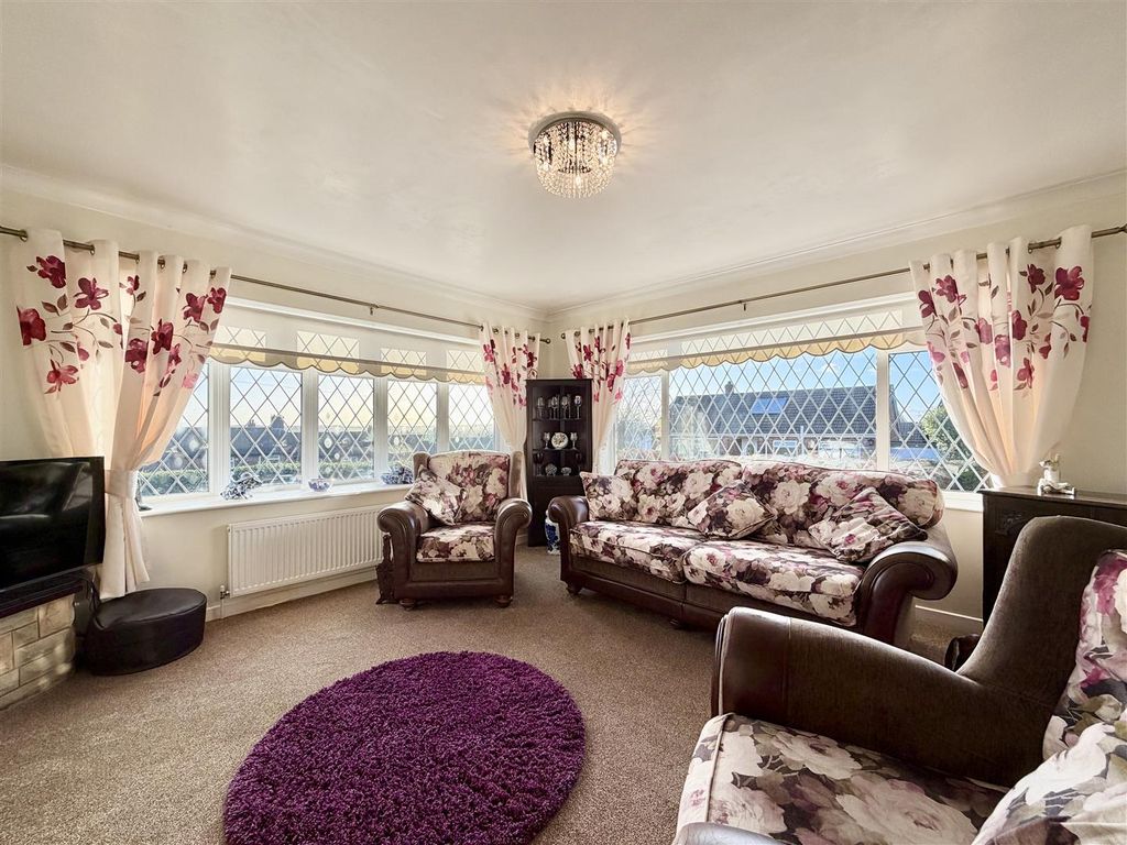 Property photo 2 of 25