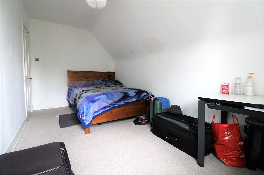 Property photo 3 of 8 Picture No. 11