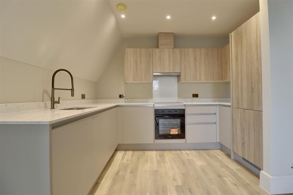 Property photo 3 of 19 F79674D0-13E0-4B6E-94Eb-4Af7B7339A81_1_201_A.Jpeg