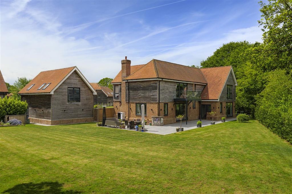 Property photo 2 of 30