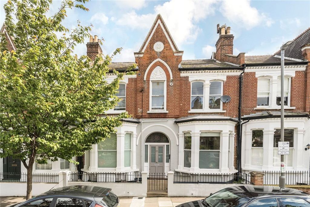 Property photo 1 of 8