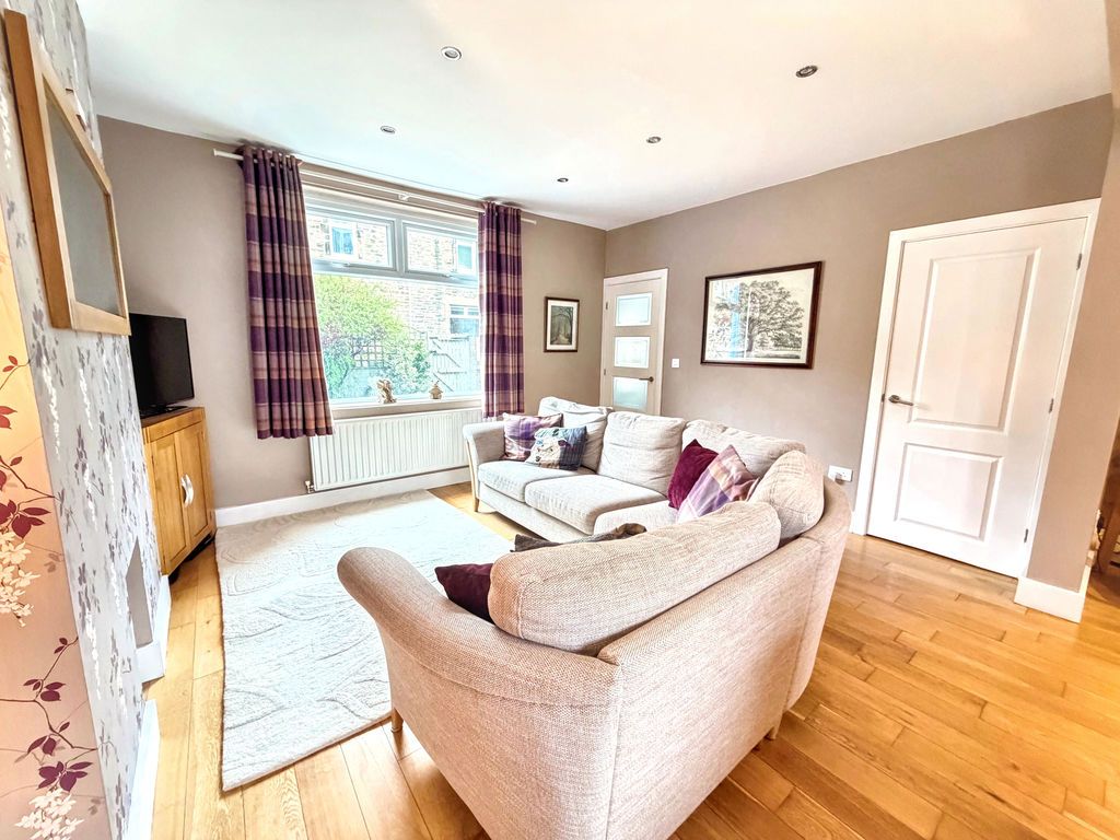 Property photo 2 of 10 Photo 2