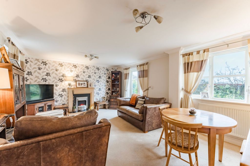 Property photo 3 of 20