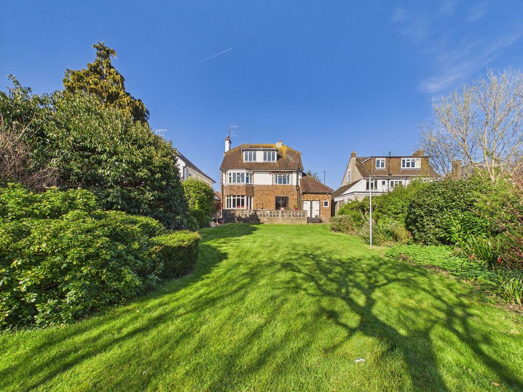 Property photo 3 of 26