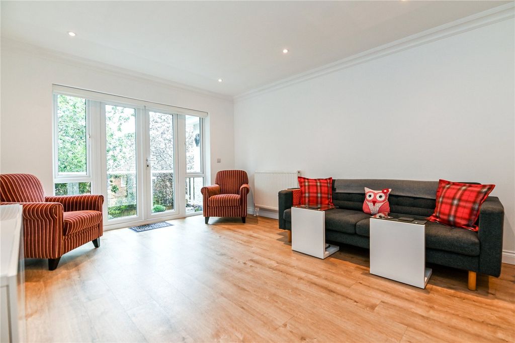 Property photo 3 of 17 Picture No. 04