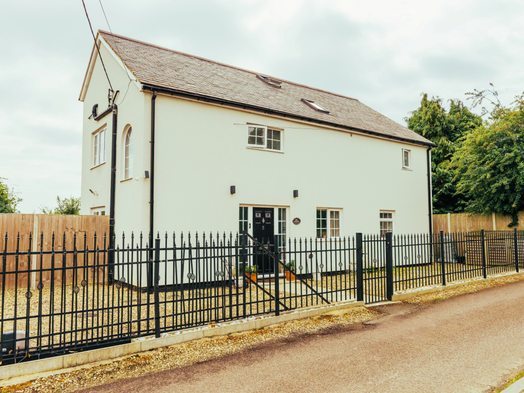 Property photo 1 of 42