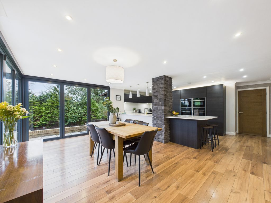 Property photo 3 of 27