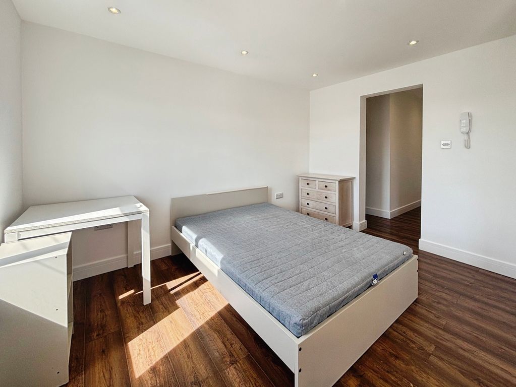 Property photo 2 of 3 Pbox-Img.Jpg