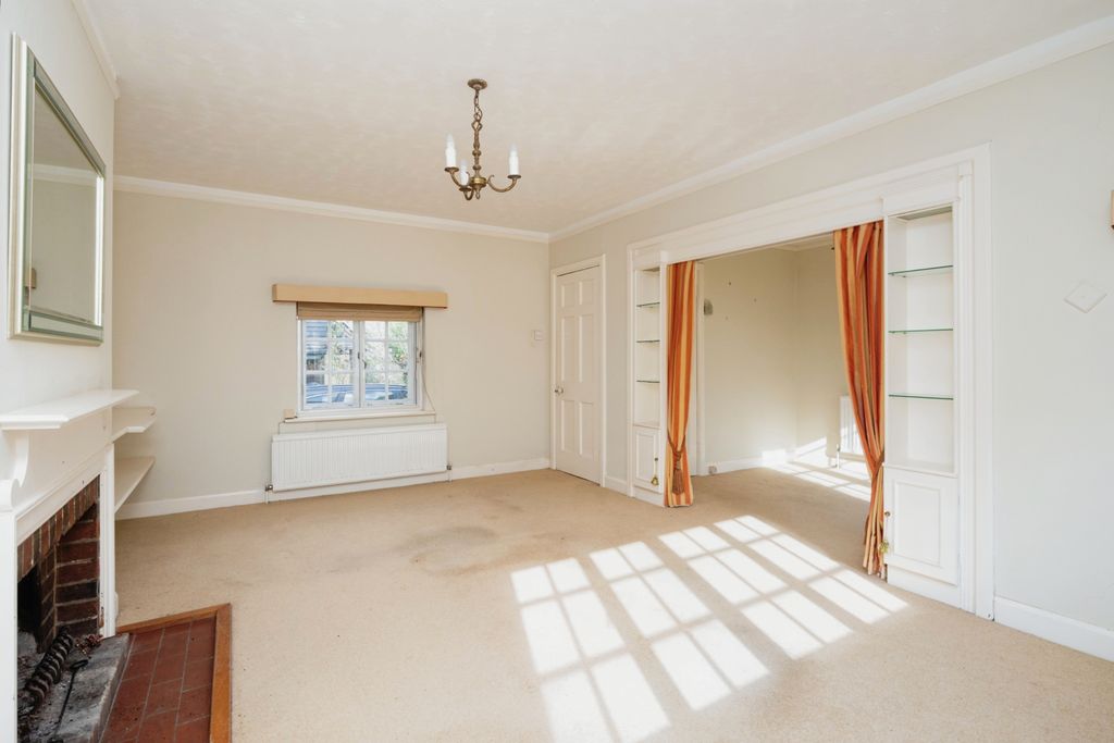 Property photo 2 of 7