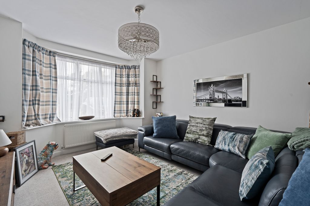 Property photo 3 of 11