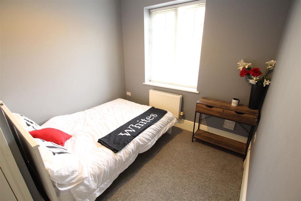 Property photo 3 of 10 Img_9656.Jpg