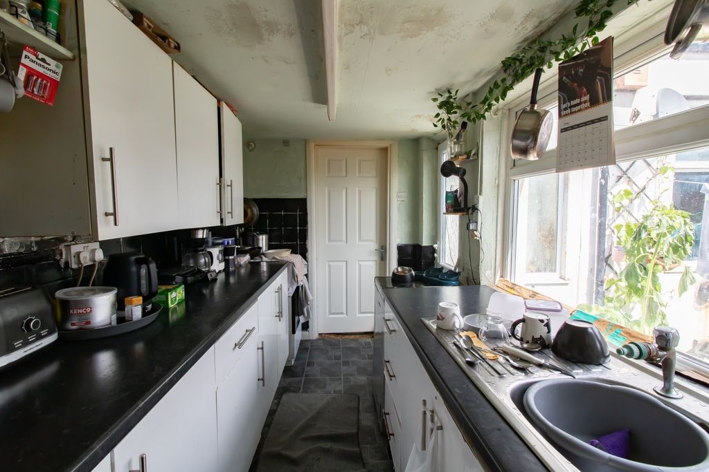 Property photo 3 of 9 Image 2