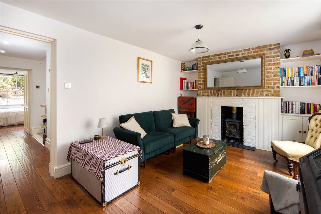 Property photo 2 of 18 Living Area