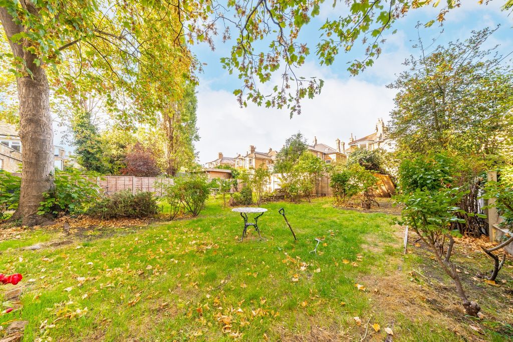 Property photo 3 of 17