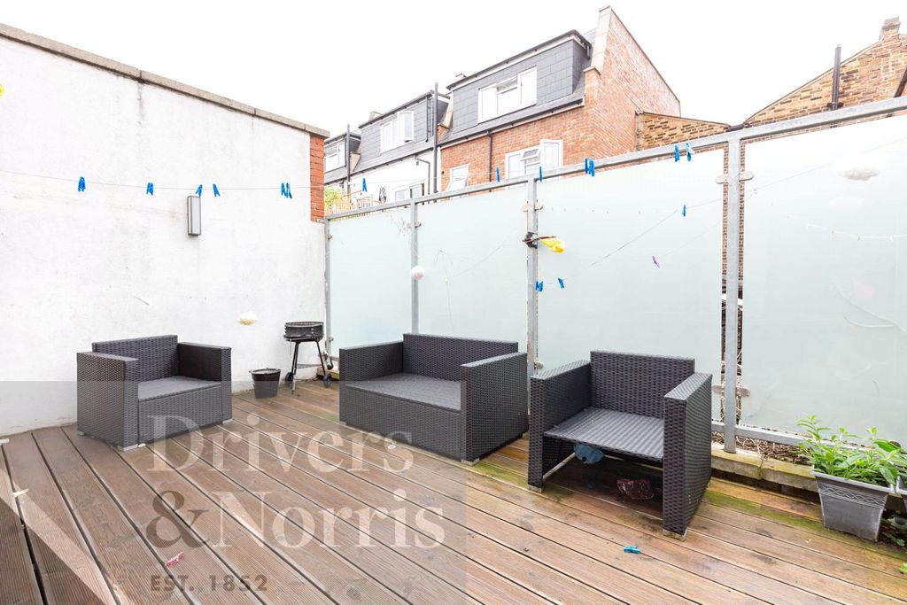 Property photo 3 of 8 Picture No. 10