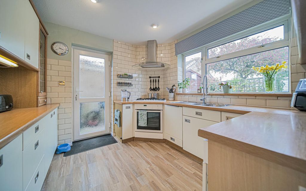 Property photo 3 of 14 P1070082.Jpg