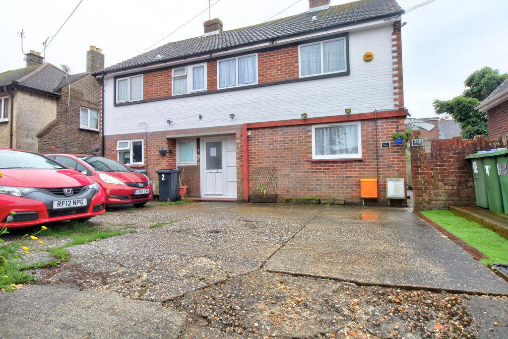 Property photo 1 of 5 Ground Floor Flat