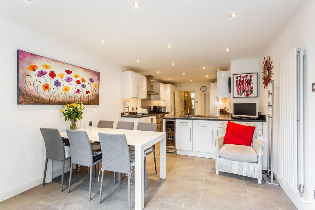 Property photo 1 of 3